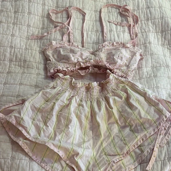 VS PINK Sleep Set - Picture 1 of 4